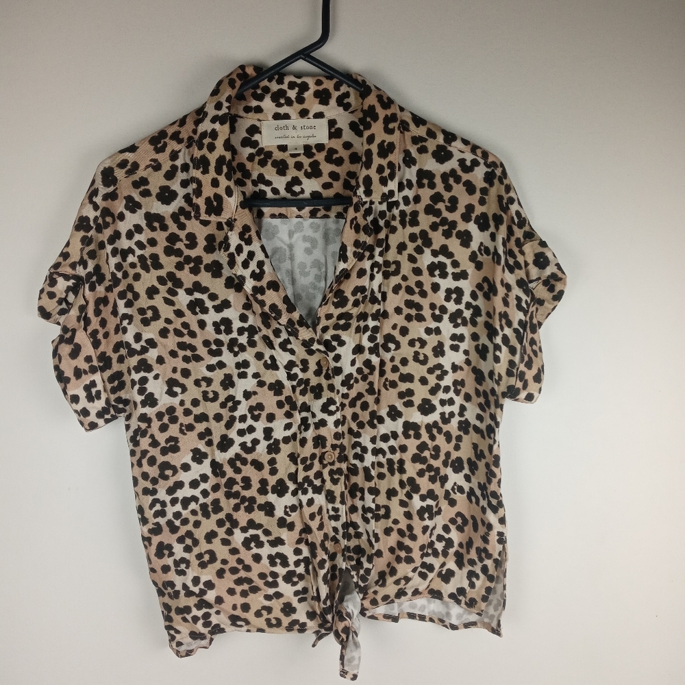 Cloth & Stone Leopard Print Tie Front Top Size S